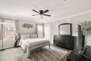 Iron/ironing board, WiFi, bed sheets - COTA House (Austin)