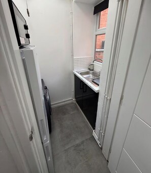 Private kitchen - Modern Luxe Studio Flat (Leicester)