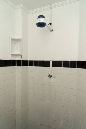 Shower, hair dryer, towels, soap - Central apartment – Nearby Brás, March 25th and Republic (São Paulo)