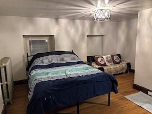 1 bedroom, in-room safe, desk, free WiFi