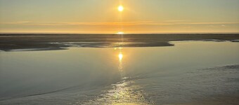 2-bedroom condo in tranquil North Wildwood with AC