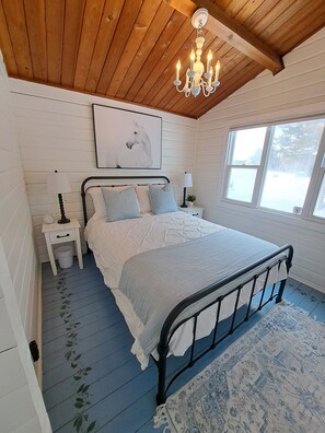 Fer et planche à repasser, accès à Internet, literie fournie