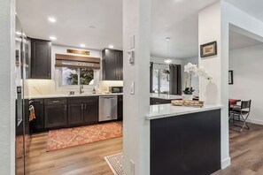 Mikrobølgeovn, ovn, kogeplade, opvaskemaskine