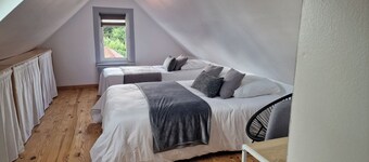 Modern house in a perfect location for enjoying the sea and the port.