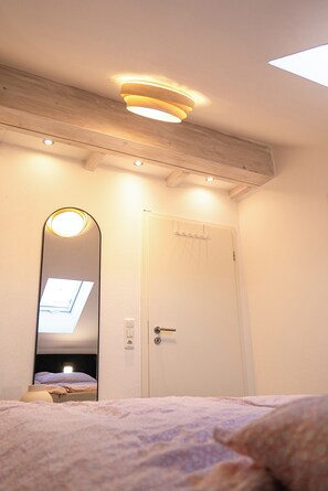 2 habitaciones, tabla de planchar con plancha, wifi y ropa de cama 