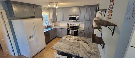 Micro-ondas, fogão, cooktop, lava-louças