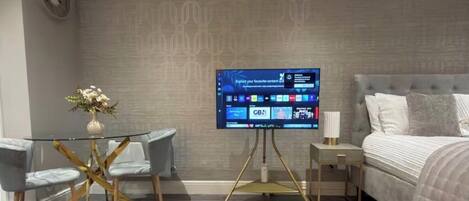 アイロン / アイロン台、WiFi、ベッドシーツ