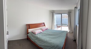 2 多间卧室、WiFi、床单