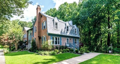 Quiet 3BR Home: Private Deck & Wooded Views