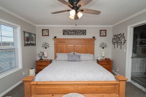 3 chambres, coffres-forts dans les chambres, bureau, Wi-Fi gratuit