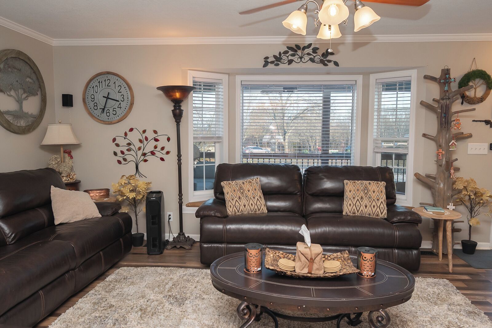 Smart TV, video games, DVD player, video library