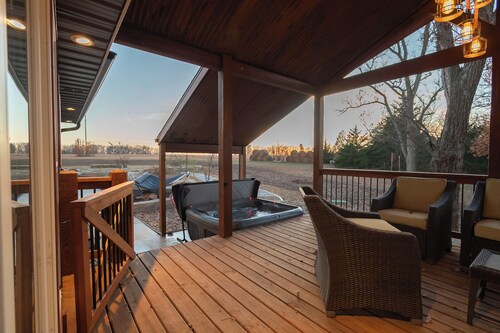 Acres of Life: Escape to a unique country retreat & tranquil farmhouse getaway.