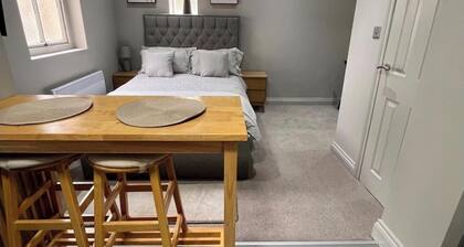 Urban Nest - Cozy and Modern