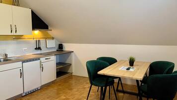 Studio - pentry - utsikt mot trädgården | Gratis wi-fi