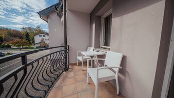 Habitación Confort con 1 cama matrimonial o 2 individuales, balcón, vista al jardín | Wifi gratis