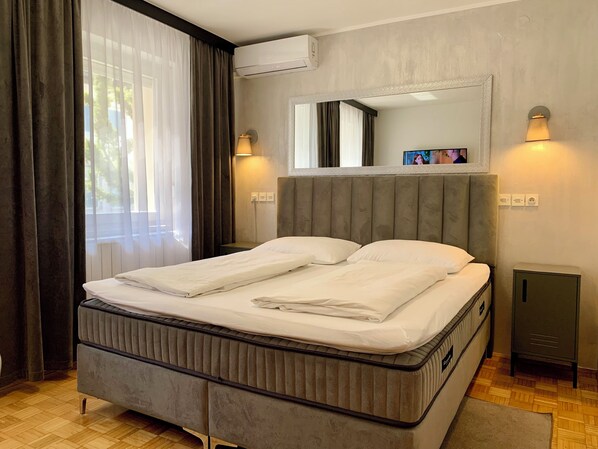 Kahden hengen standard-huone, 1 keskisuuri parisänky | Ilmainen Wi-Fi