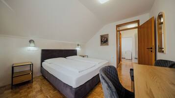 Familjerum - balkong - utsikt mot staden | Gratis wi-fi