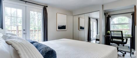 2 soverom, strykejern/-brett, internettilgang og sengetøy