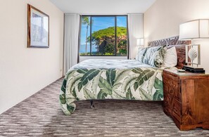 1 bedroom, iron/ironing board, free WiFi, bed sheets - Oceanview Condo - Pools, Hot Tub, Spa & Beach (Lahaina)