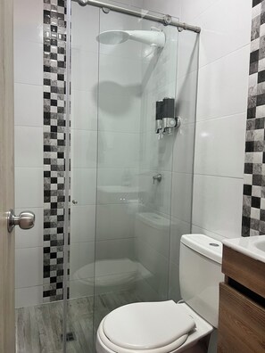 Hair dryer, towels, soap, shampoo - La Casa del cielo- Aesthetic/Sports/Medical/Salsa Tourism (cali)