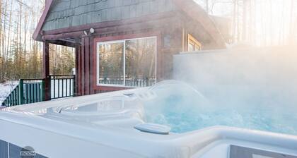 🌲New Listing - 20% Off Spring Special: River Front Cabin w/Hot Tub near Hatcher Pass!🌲