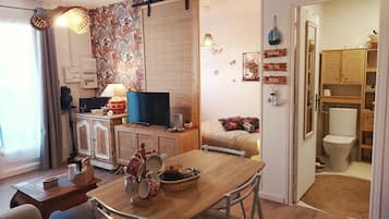 1 chambre, fer et planche Ă repasser, Wi-Fi, draps fournis