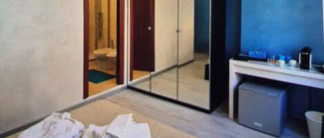 1 bedroom, desk, iron/ironing board, free WiFi