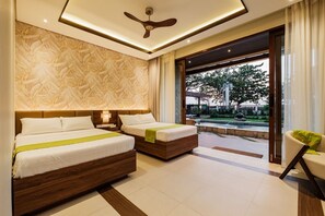 Tabla de planchar con plancha, wifi y ropa de cama 