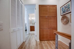Interior - FULL OCEAN VIEWS AND ROOF TOP DECK IN 3 BR/4 BA OCEANSIDE CONDO / 31 DAY MINIMUM (Oceanside)