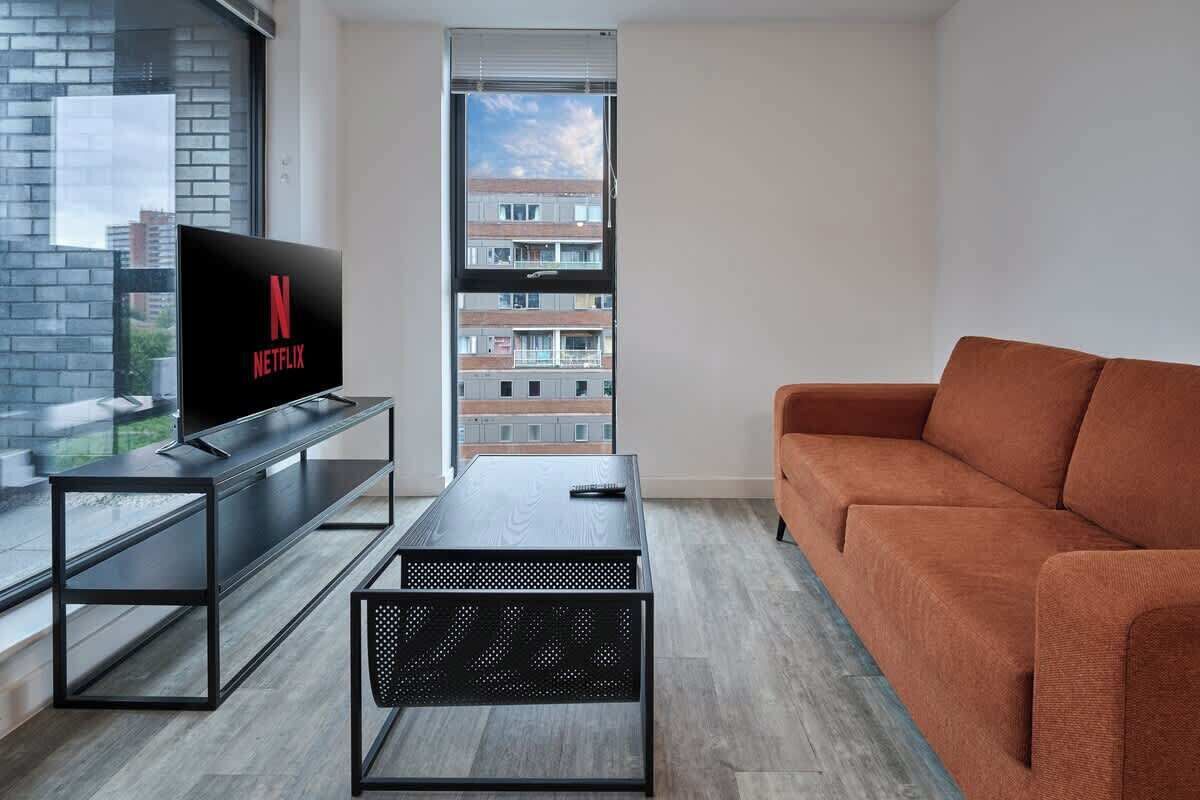 基础公寓 | 起居区