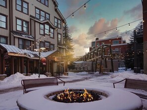 Property grounds - Marriott Summit Watch - Studio apt. sleeps 4 - ski in/ski out - Steps to Main St (Park City)