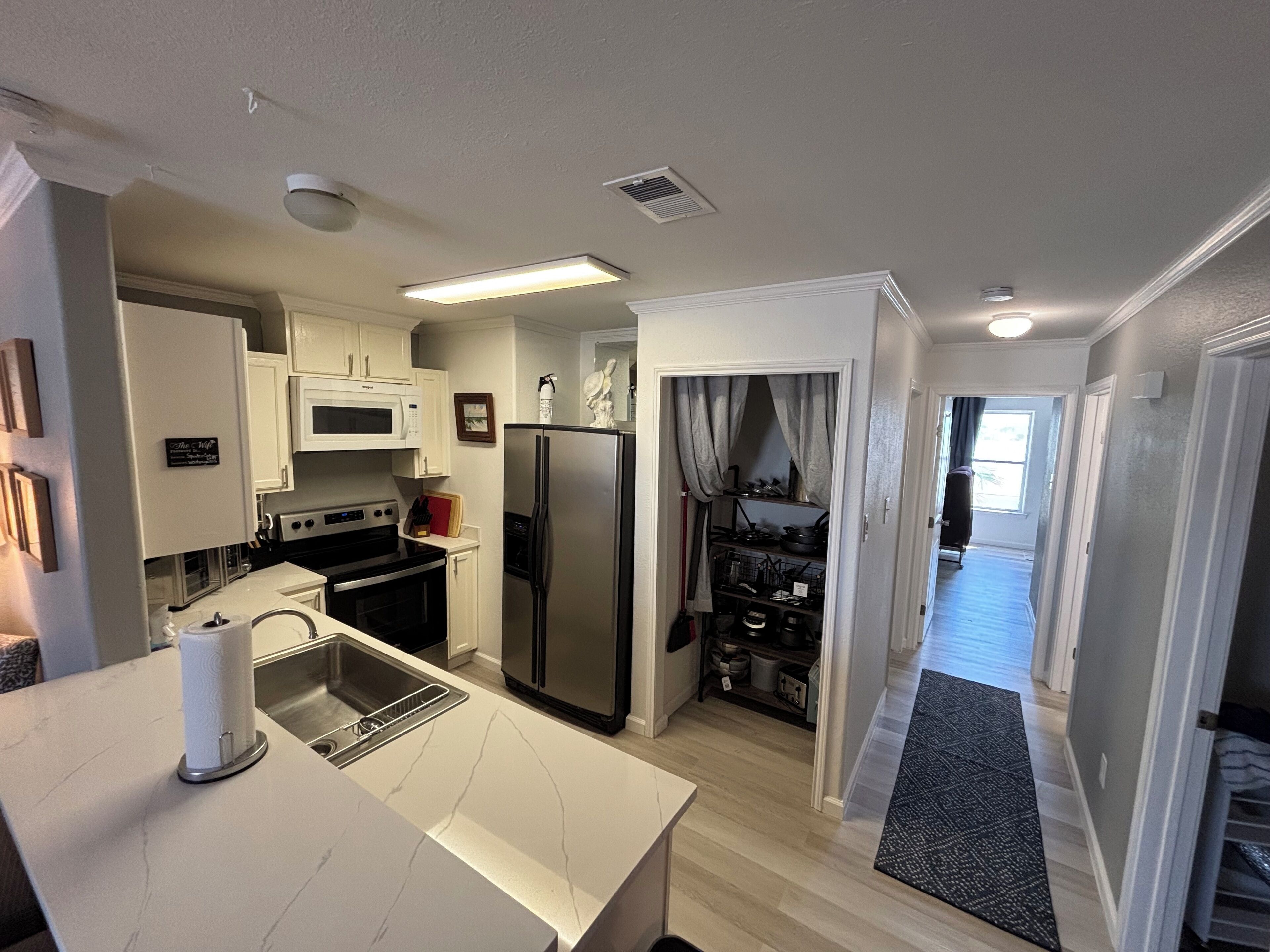 電子レンジ、オーブン、コンロ、食器洗い機