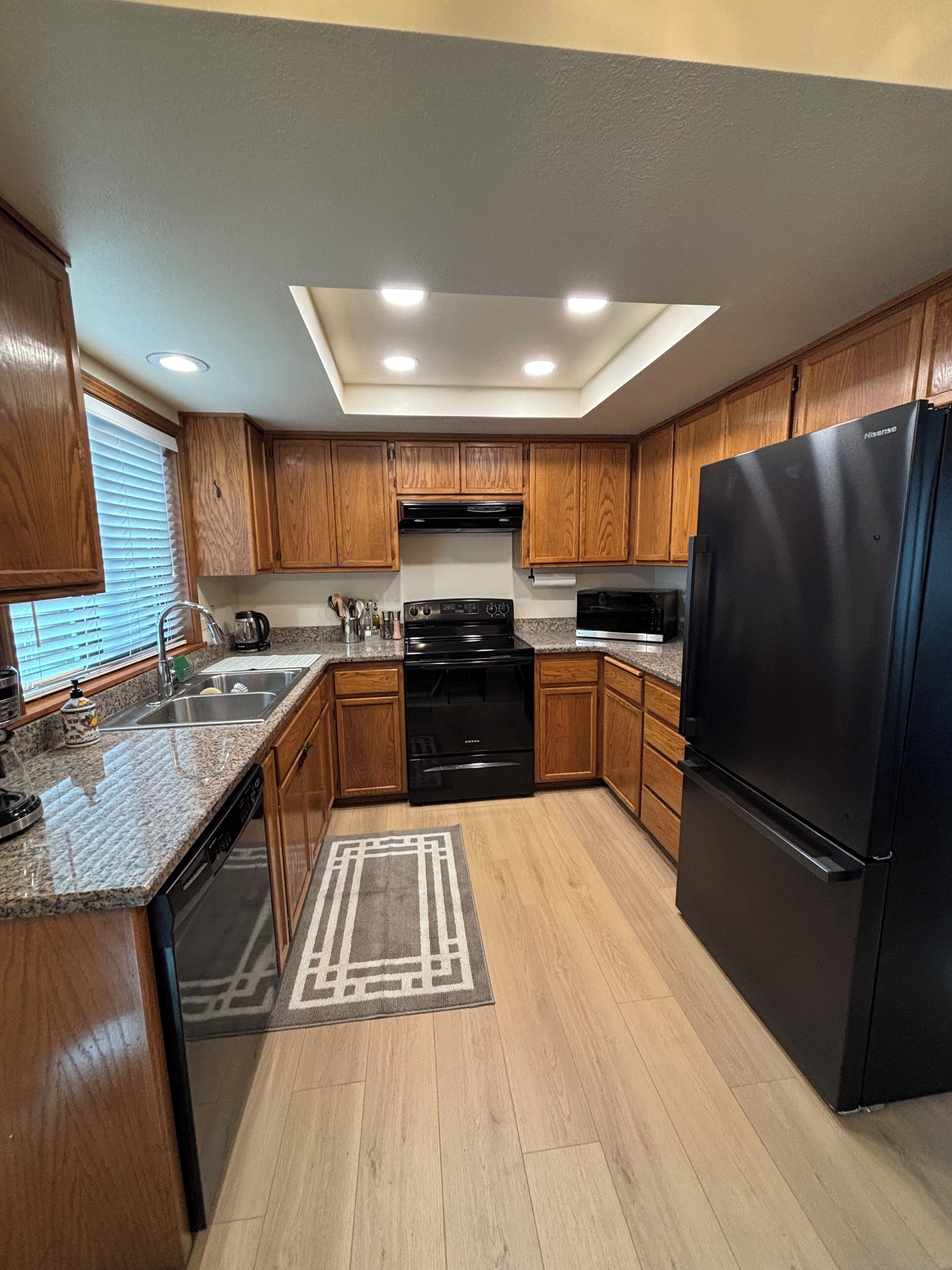 Micro-ondes, four, plaque de cuisson, lave-vaisselle