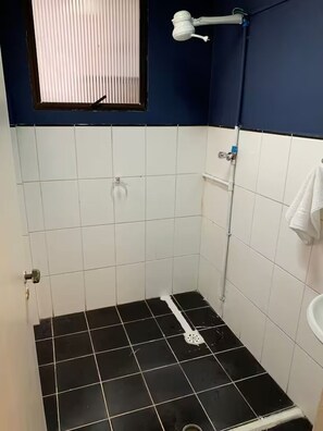 Shower, hair dryer, towels, soap - Fully equipped apartment in the city center – Near... Brás, March 25th and Republic (São Paulo)