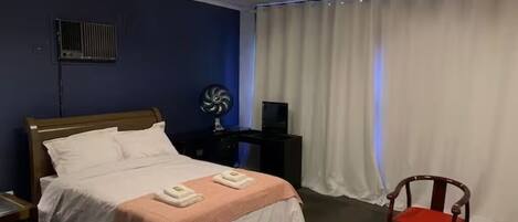 Ferros/tábuas de passar roupa, Wi-Fi, roupa de cama