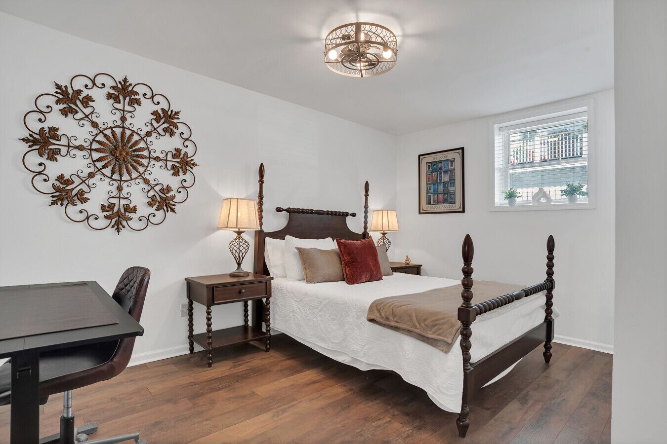 Skrivebord, strygejern/strygebræt, Wi-Fi, sengetøj