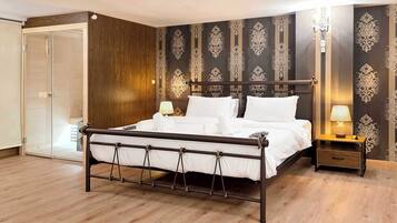 1 bedroom, in-room safe, iron/ironing board, free WiFi