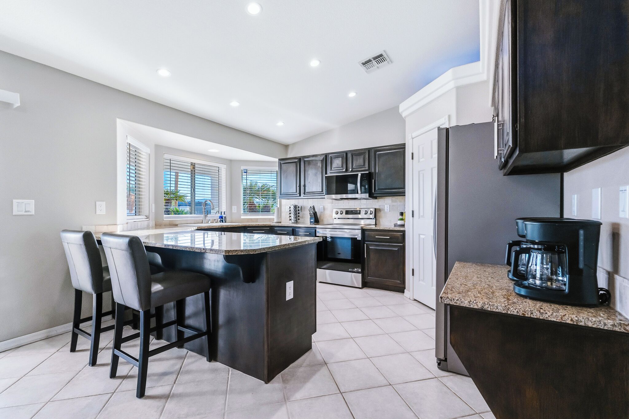 Microonde, forno, piano cottura, lavastoviglie