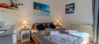 Schönes 1 Zimmer, Sauna, Schwimmbad, Free Parking