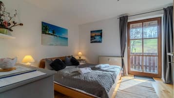 Skrivbord, wi-fi och sÀngklÀder