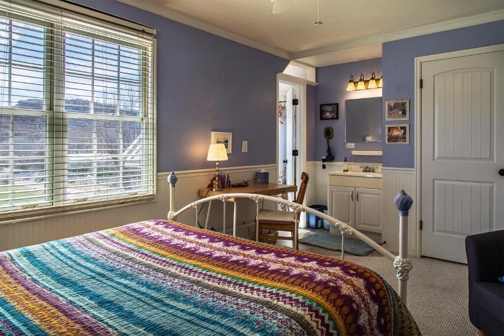 Standard Double Room, 1 Queen Bed, Non Smoking, Garden View | Iron/ironing board, free WiFi