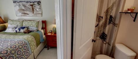 Iron/ironing board, free WiFi