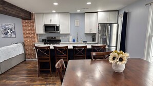 Dining - Blue Getaway (Gettysburg)