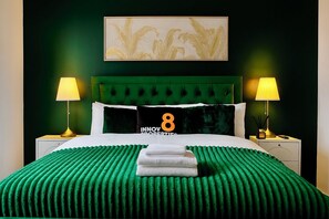 WiFi, bed sheets - Cinema Lounge 2-Bed Leeds City Centre+FREE Parking (Leeds)