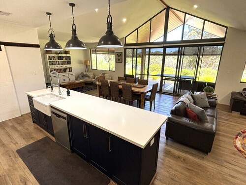 Luxe Forest Retreat for Families & Groups | Sleeps 11