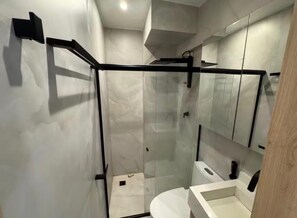 Toallas y papel de baño 
