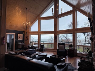 High-end cabin with a mix of vintage and modern touches.