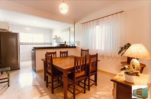 Dining - Cantinho de Búzios – Ideal for family and friends, close to the beaches, pet friendly. (Armação dos Búzios)