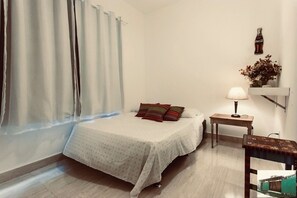 3 bedrooms, iron/ironing board, WiFi, bed sheets - Cantinho de Búzios – Ideal for family and friends, close to the beaches, pet friendly. (Armação dos Búzios)
