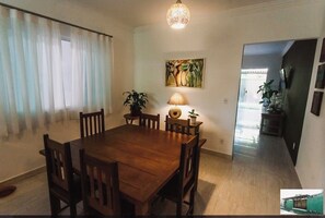 Dining - Cantinho de Búzios – Ideal for family and friends, close to the beaches, pet friendly. (Armação dos Búzios)